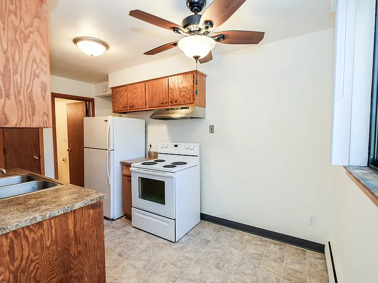 Randolph Apartments — Photo 23