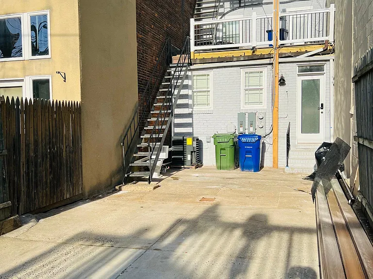 1266 Riverside Ave — Photo 31