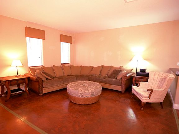 3rd image of 3926 Villeroy Ave