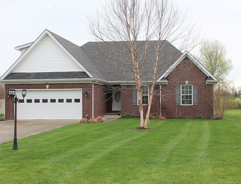 1st image of 136 Ashton Ct