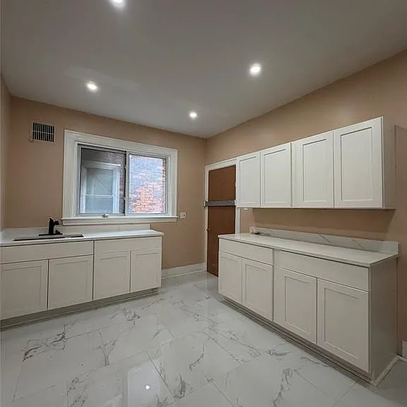 1435 W Euclid St — Photo 13
