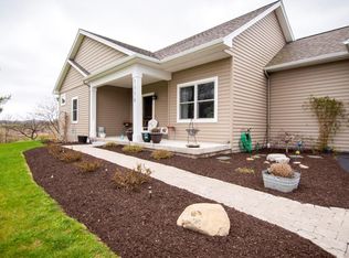 3356 Hickox Rd, Canandaigua, NY 14424