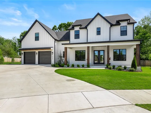 2036 Dutton Pl, Fayetteville, AR 72703