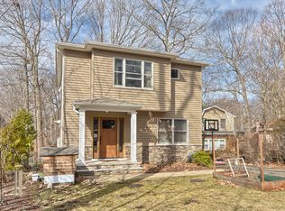 145 Lakeside Blvd, Oakland, NJ 07436