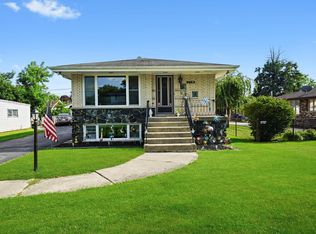 6913 97th St, Chicago Ridge, IL 60415