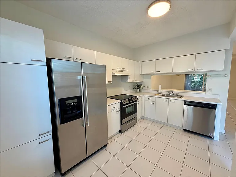 9914 NW 56th Pl — Photo 10
