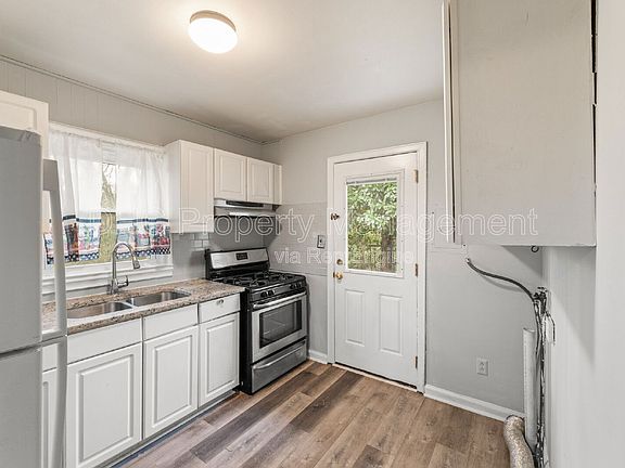 3rd image of 575 Georgia Ave