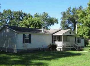 108 W Driskill St, Sorento, IL 62086