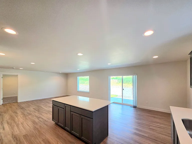 319 S Nevada Ave — Photo 13