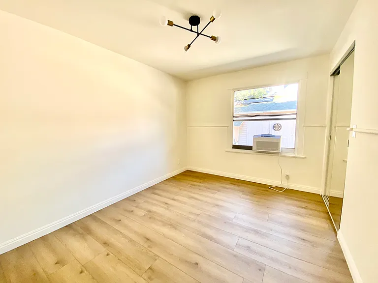 231 Melrose Ave #C — Photo 10