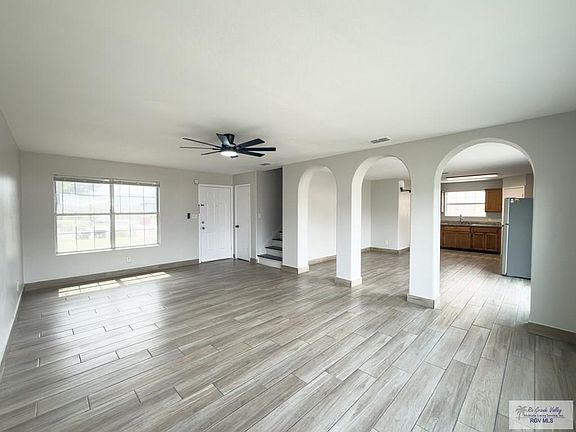 3rd image of 2460 Munich St