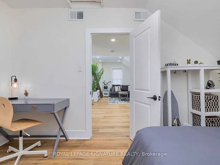 659 Dolph St N #UPPER — Photo 10