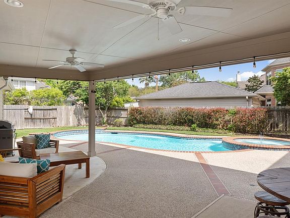 4th image of 2123 Cherrington Dr