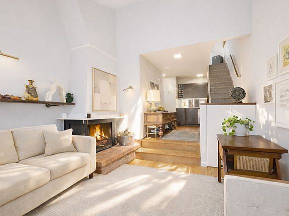 3rd image of 425 E 78th St APT 6F