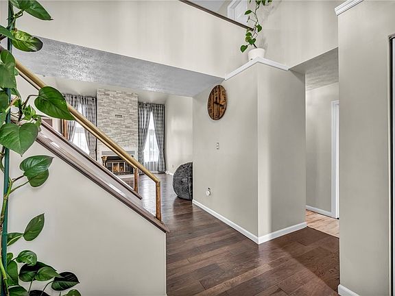 4th image of 3 Wellington Woods Dr