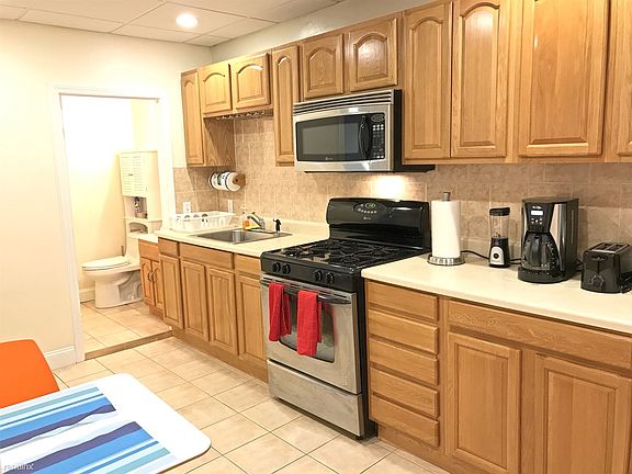 130 West 8th St. #2 Boston - South Boston Shared Unit Photo