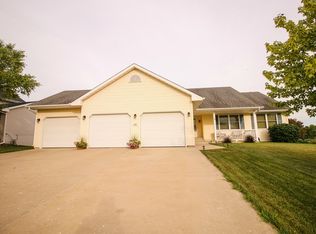 7617 Hawks Rdg, Machesney Park, IL 61115