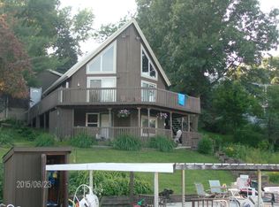 4220 Lakeshore, Brooklyn, IA