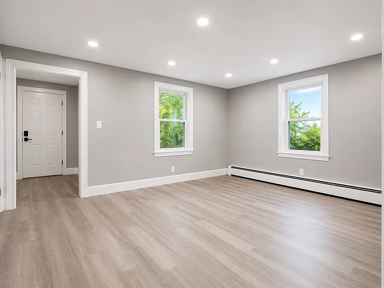 60 Howard St #1 — Photo 9