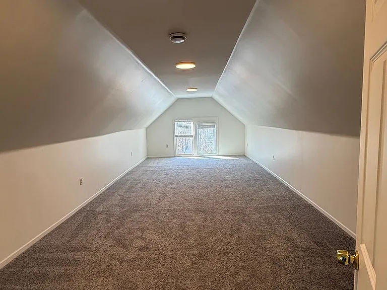 3145 Pleasant Ave — Photo 11