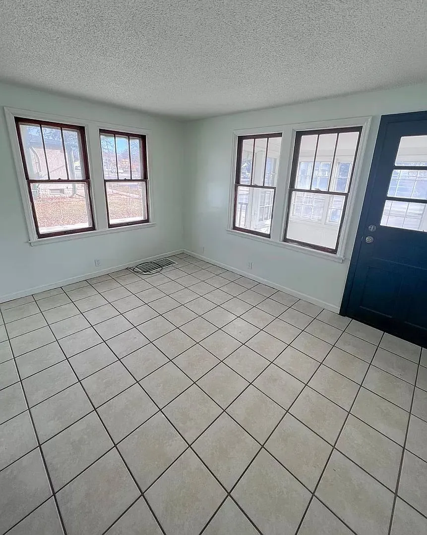 2 Bed | 1 Bath | Single-Family Home Near Downtown — Photo 3