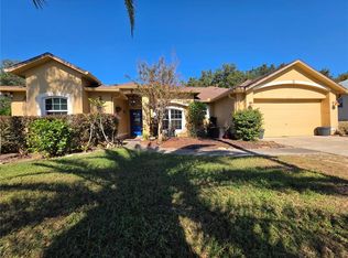 686 Park Valley Cir, Minneola, FL 34715