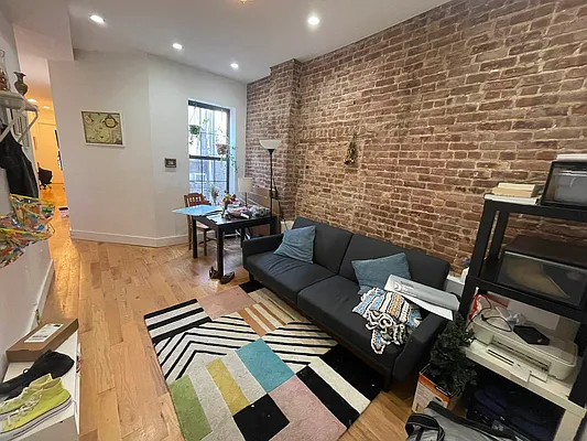 Rented by Delmark Realty LLC | media 42