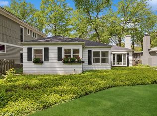 836 E Glenwood Rd, Glenview, IL 60025