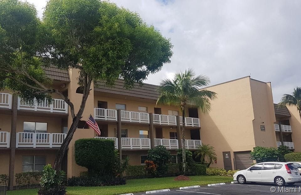 1st image of 9310 Sunrise Lakes Blvd APT 104