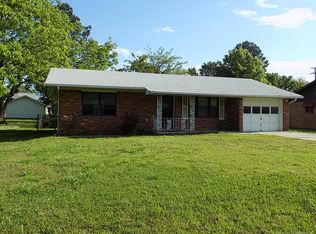 704 Huff St, Holdenville, OK 74848