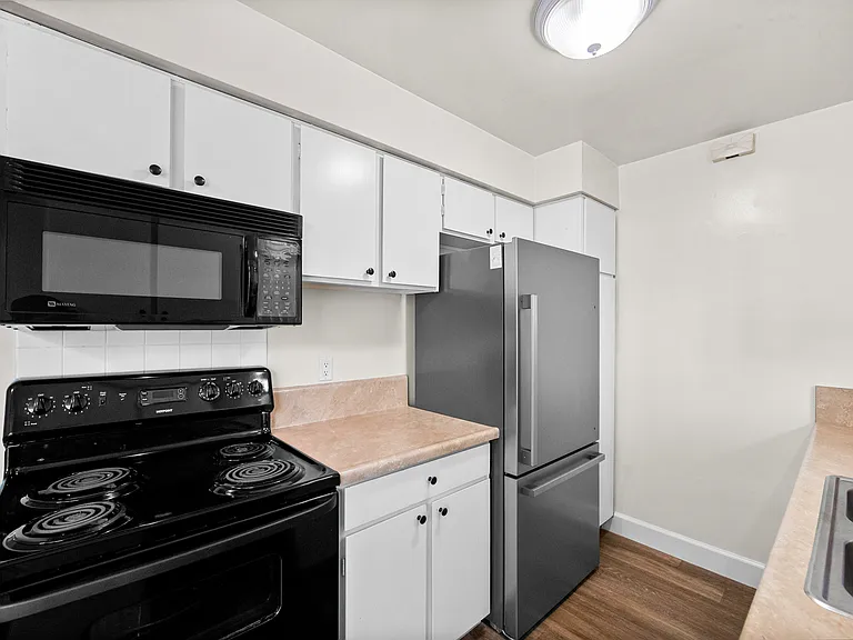 12021 Bailey St #4 — Photo 19