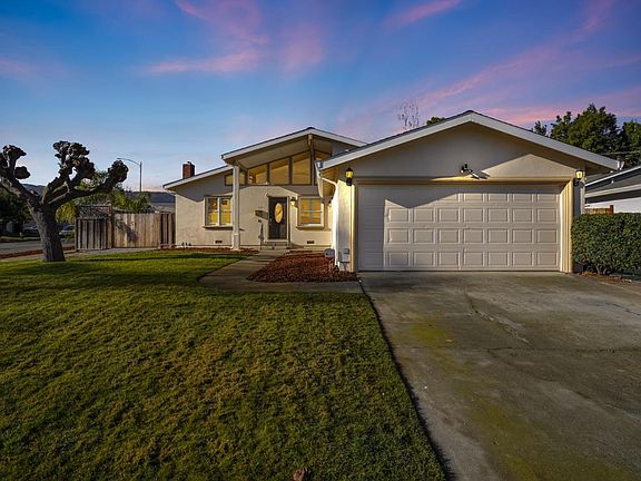 5th image of 2671 La Salle Way