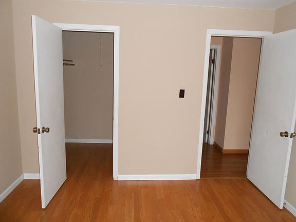 3rd image of 1165 Valley Ln APT 205
