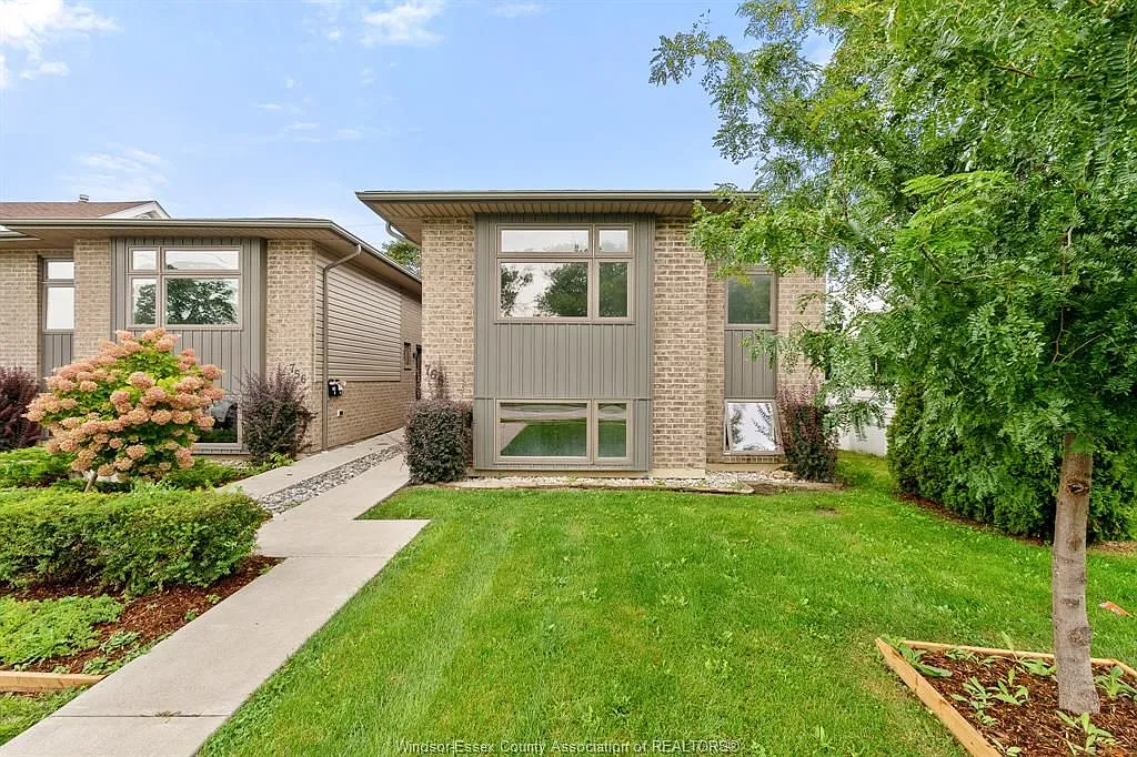 3 bed, $2,000 — Photo 3