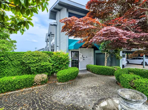 7924 212th Street SW #107, Edmonds, WA 98026