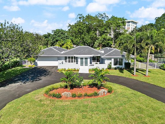 2nd image of 3085 Estates Drive