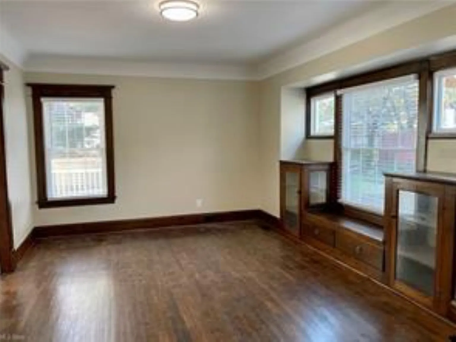 4 bed, 2800 sqft, $3,250 — Photo 4