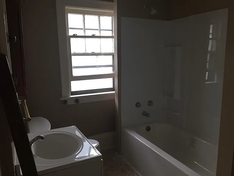 986 Chalker St — Photo 5