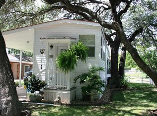 104 Rivers Edge Dr, Kingsland, TX 78639