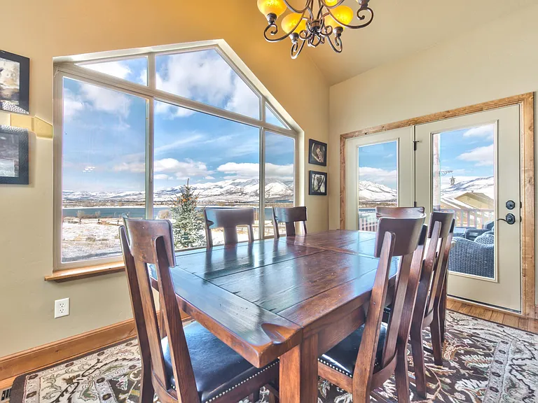 931 Meadowlark Ln — Photo 3