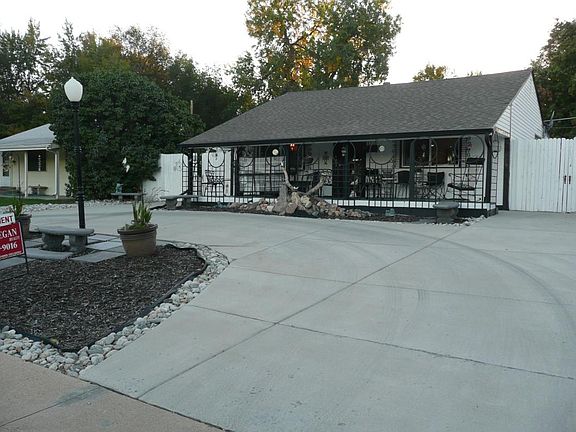 Front view of 3215 Linley Court