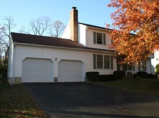 16 Stephanie Ln, Hamilton, NJ 08691