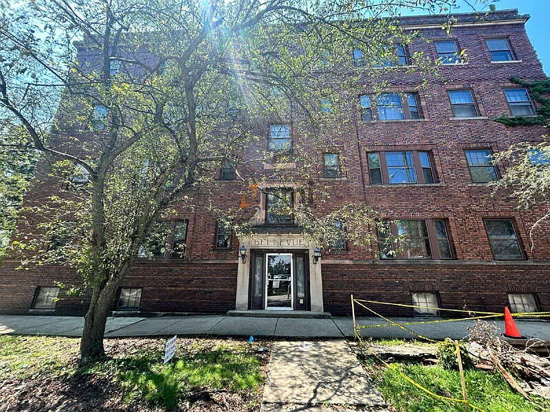 710 Perry St #8
