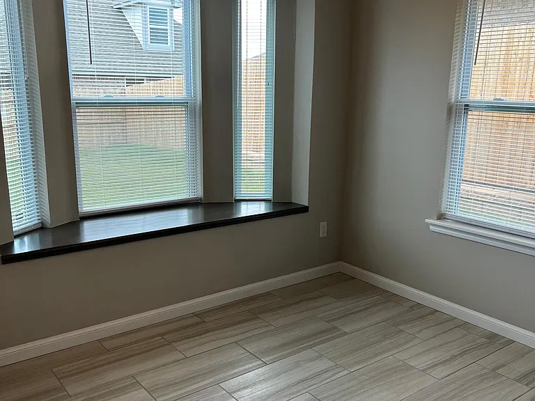 2224 Norwood Dr — Photo 9
