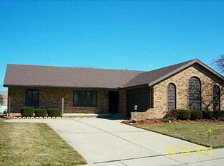 1319 E Meadow Dr, Oregon, OH 43616