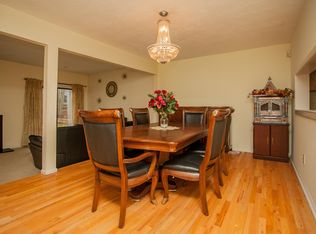 1006 Timber Oaks Rd, Edison, NJ 08820