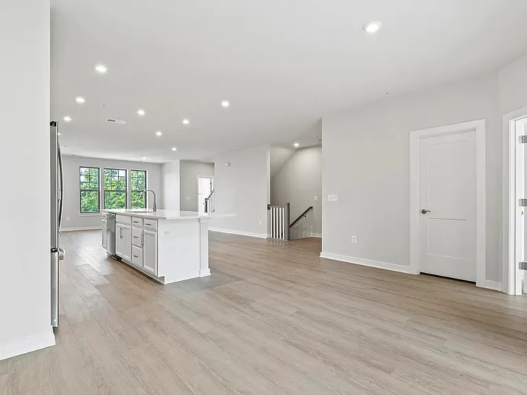 605 Market Grove Dr #1-200 — Photo 3