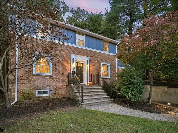 2nd image of 45 Wayland Dr