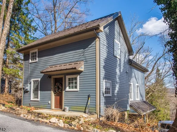 28 Middle Valley Rd, Washington Twp., NJ 07853