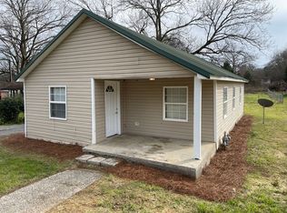 76 E Howard St, Kingston, GA 30145